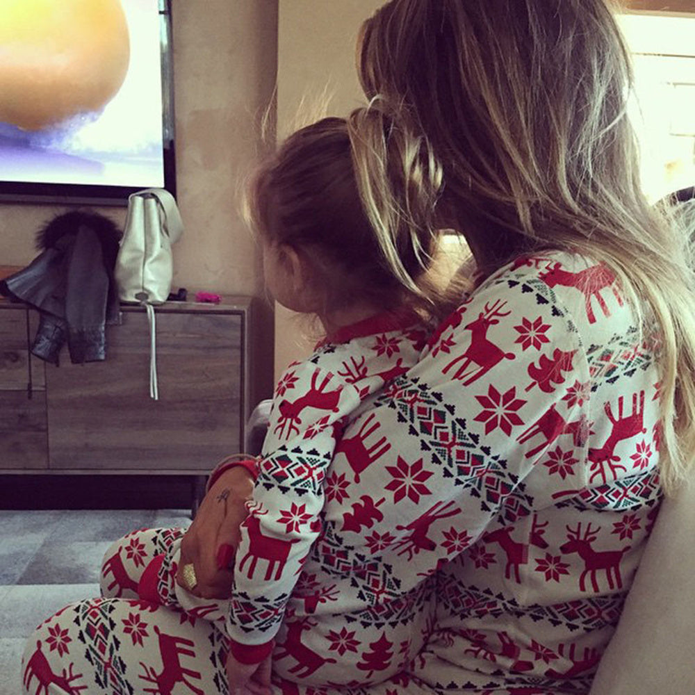 Festive Christmas Parent-Child Matching Long Sleeve Set – Perfect Holiday Family Outfit